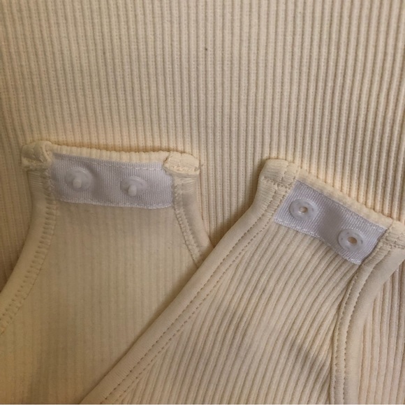 NEW IN ✨ White bodysuit with snap closure - Picture 8 of 8